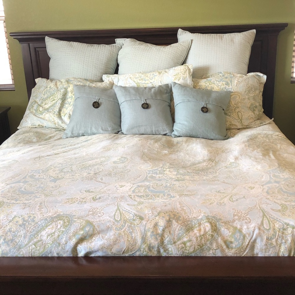 Pottery Barn bedding set: Duvet & pillow shams